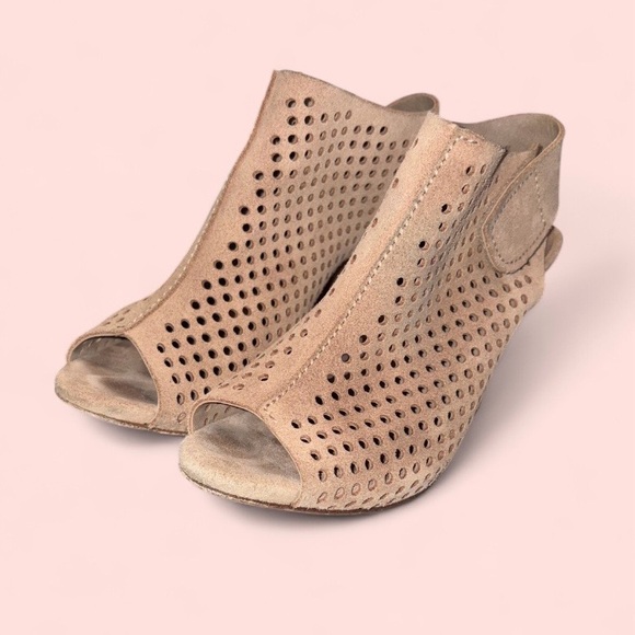 Pedro Garcia Suede Cutout Heel Booties EU 38.5 / US 8 – Made in Spain - Picture 7 of 12